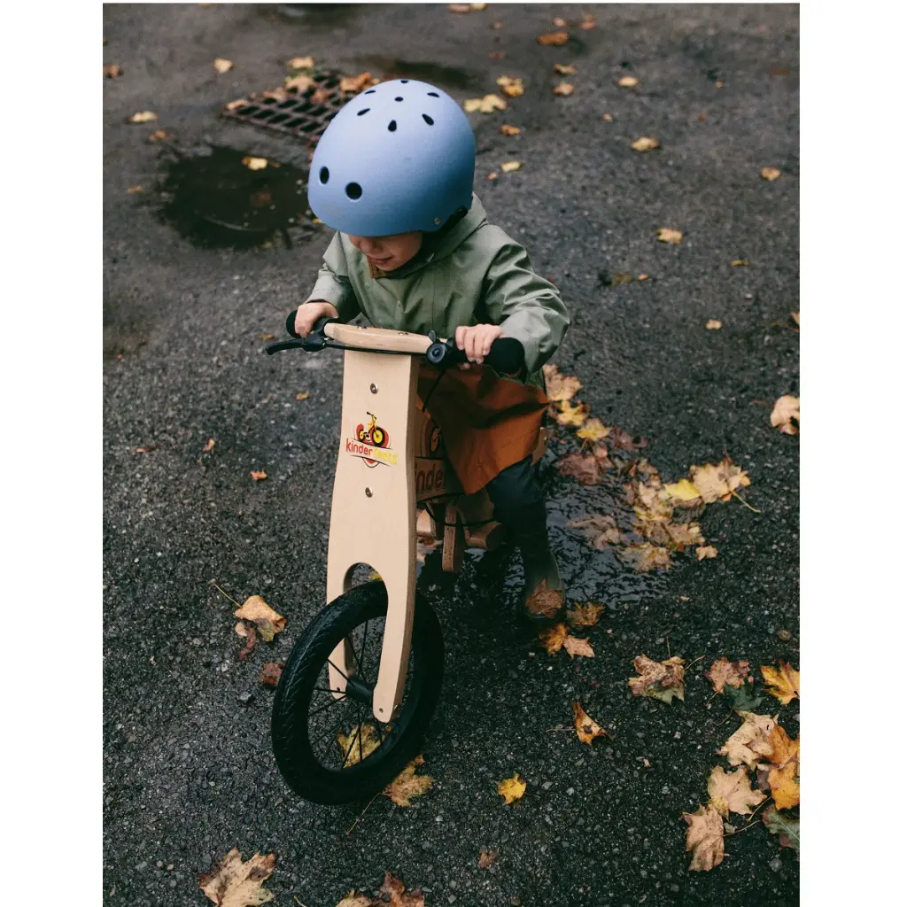 Lill 8 Helmet - Slate Blue Matte lifestyle