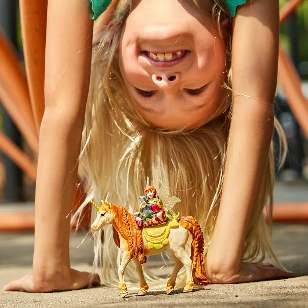 Schleich_Lifestyle_FairyMarweenGlitterUnicorn_70567_0360_1200x1200_c3d5e1a9-575c-4dda-bc64-d46fb7fe657b.webp